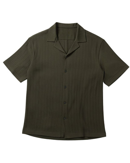 Men's short-sleeved shirt with a lapel collar and a textured surface