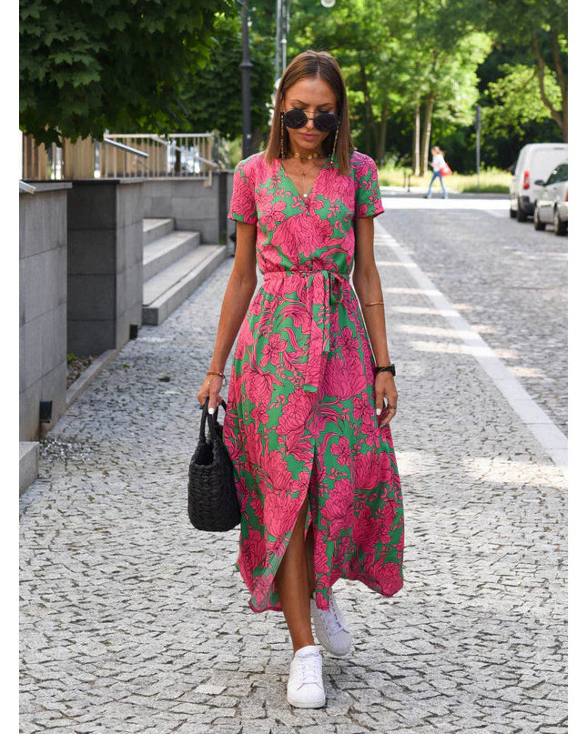 Sleeveless maxi dress with round neck and all-over pattern