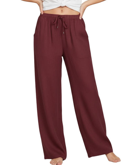 Loose-fitting trousers for women with an elastic waistband