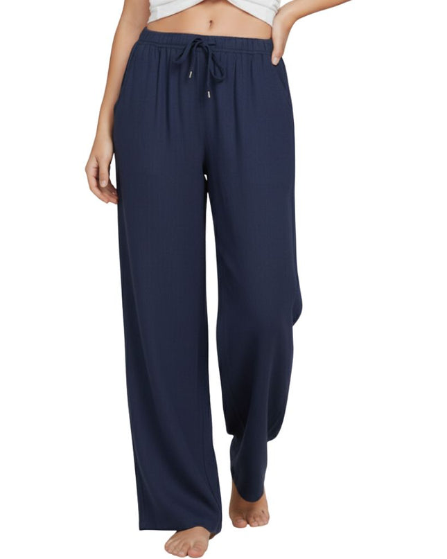 Loose-fitting trousers for women with an elastic waistband